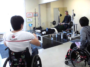 障害者アスリートマルチサポート事業パワーリフティング競技練習会の様子