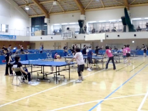 ワールドマスターズゲームズ関西2021開催記念スポーツ競技会開催事業卓球競技大会の様子